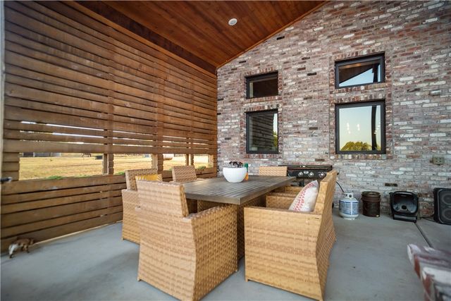 16456 Easterling Road, Pea Ridge, AR 72751