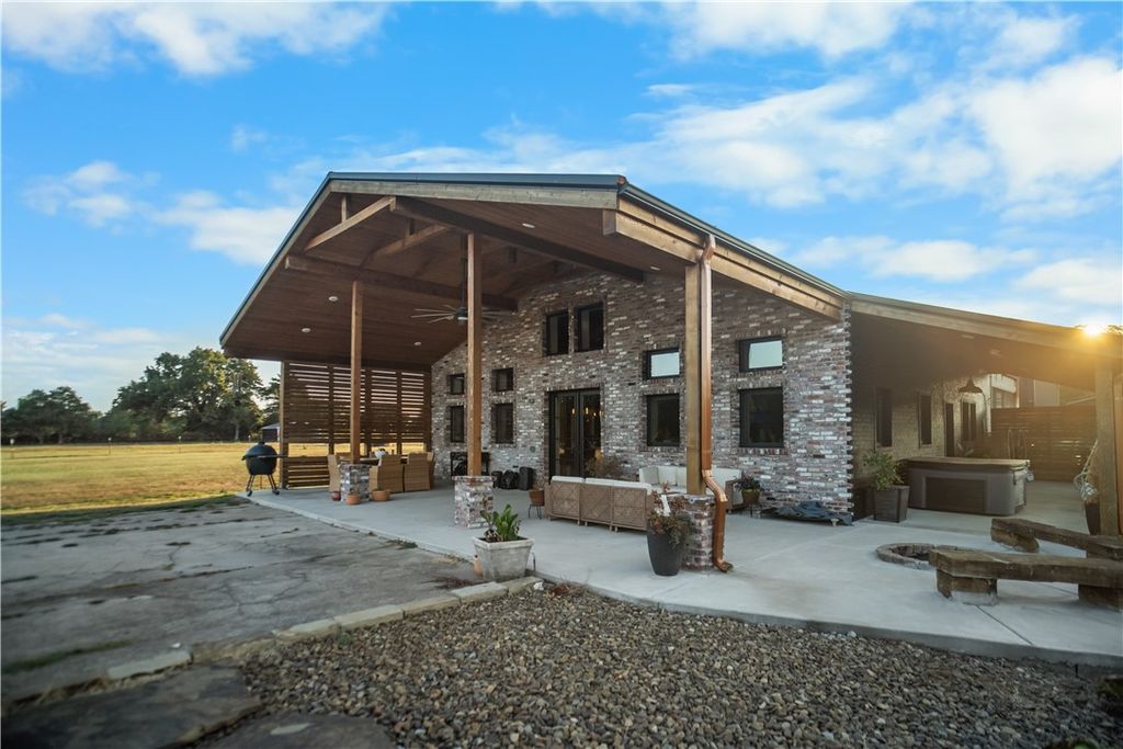 16456 Easterling Road, Pea Ridge, AR 72751