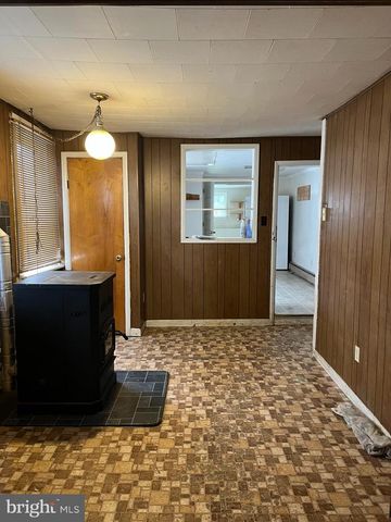 13 S FRONT ST, Mifflintown, PA 17059