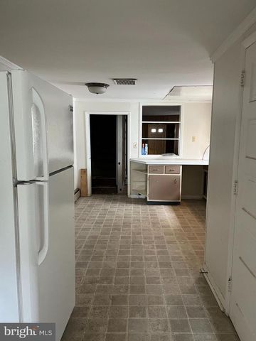 13 S FRONT ST, Mifflintown, PA 17059