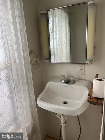 13 S FRONT ST, Mifflintown, PA 17059