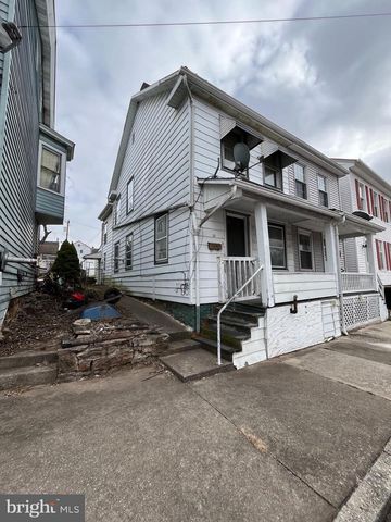 13 S FRONT ST, Mifflintown, PA 17059