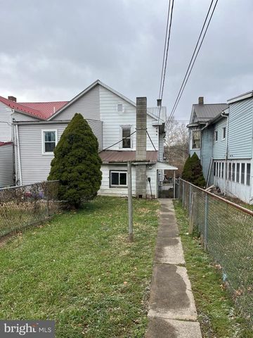 13 S FRONT ST, Mifflintown, PA 17059