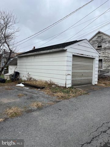 13 S FRONT ST, Mifflintown, PA 17059