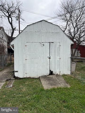 13 S FRONT ST, Mifflintown, PA 17059