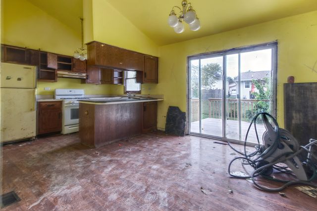 3255 Longford Drive, Joliet, IL 60431