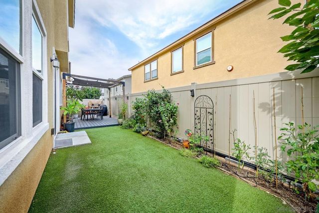 13642 Gray Hawk Way, Valley Center, CA 92082
