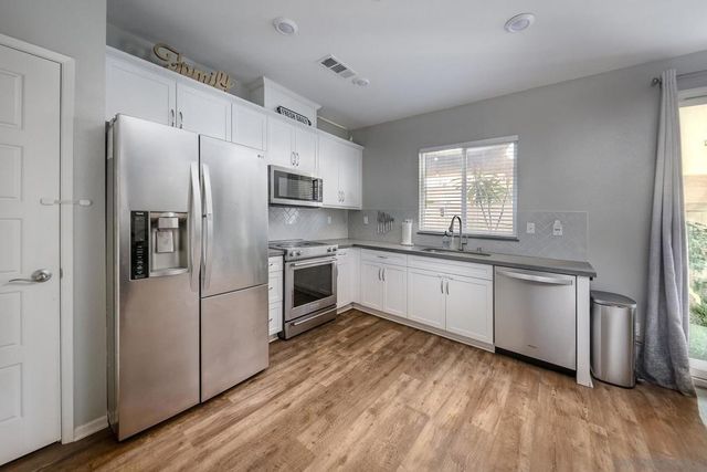 13642 Gray Hawk Way, Valley Center, CA 92082