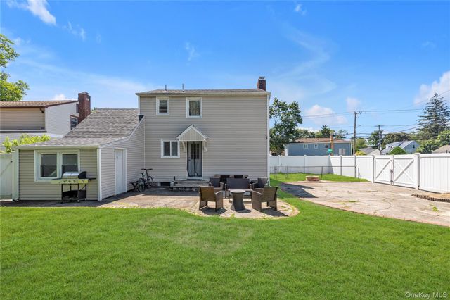 321 Washington Avenue, Roosevelt, NY 11575