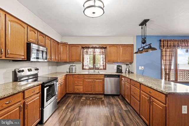 15 W HICKORY LN, Pilesgrove, NJ 08098
