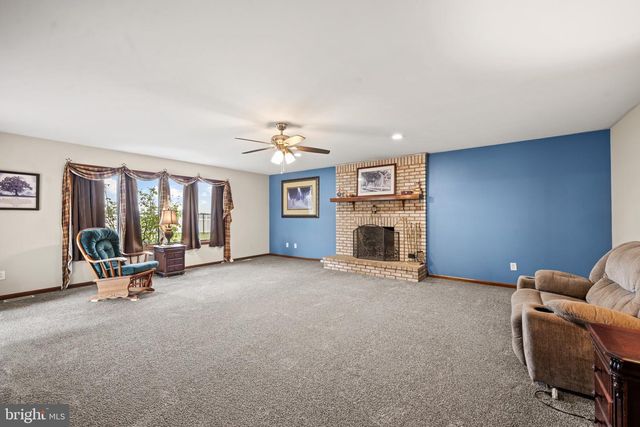 15 W HICKORY LN, Pilesgrove, NJ 08098