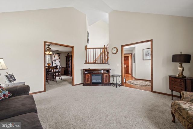 15 W HICKORY LN, Pilesgrove, NJ 08098