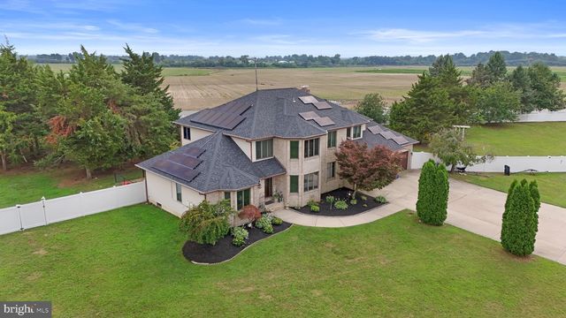 15 W HICKORY LN, Pilesgrove, NJ 08098