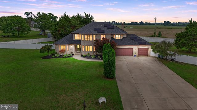 15 W HICKORY LN, Pilesgrove, NJ 08098