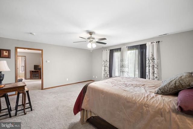 15 W HICKORY LN, Pilesgrove, NJ 08098