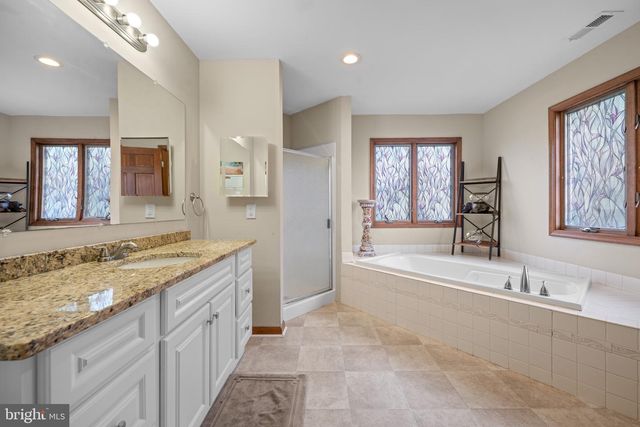 15 W HICKORY LN, Pilesgrove, NJ 08098