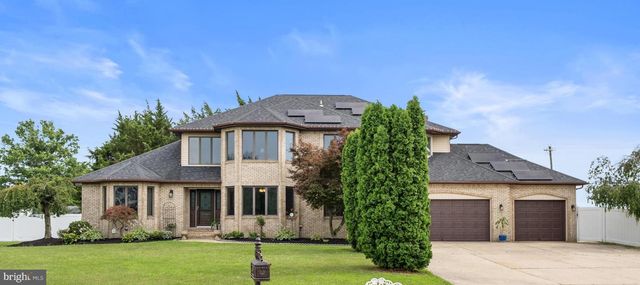 15 W HICKORY LN, Pilesgrove, NJ 08098