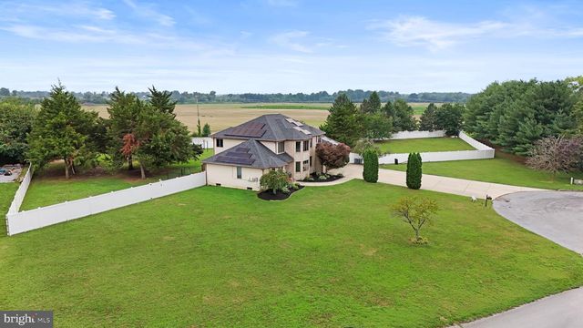 15 W HICKORY LN, Pilesgrove, NJ 08098