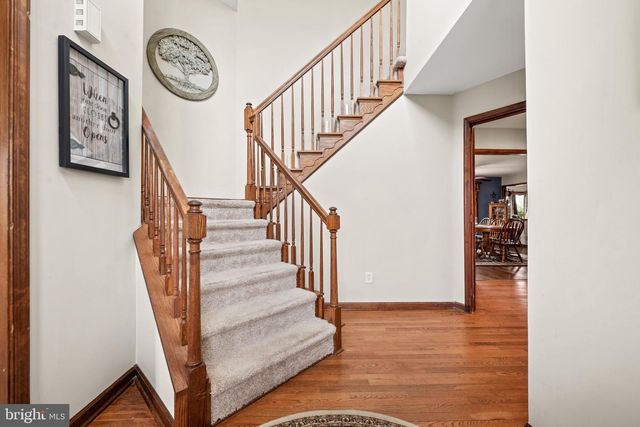 15 W HICKORY LN, Pilesgrove, NJ 08098