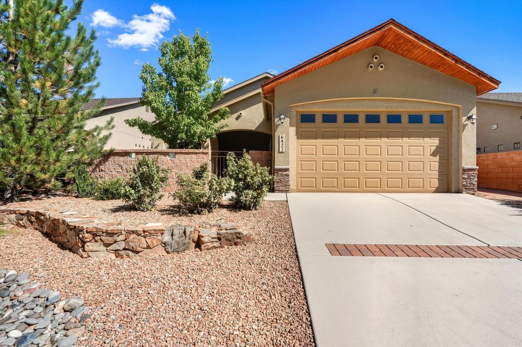 6423 Rimera Avenue NW, Albuquerque, NM 87114