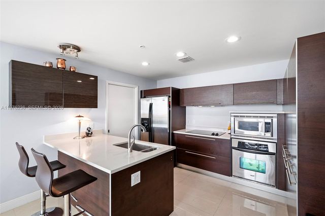 1900 N Bayshore Dr 2512, Miami, FL 33132