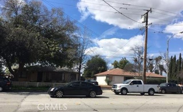 1367 S Towne Avenue, Pomona, CA 91766