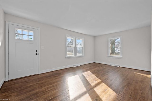 2304 Ford Place, Greensboro, NC 27406