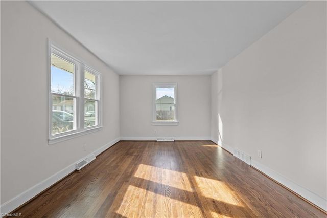 2304 Ford Place, Greensboro, NC 27406