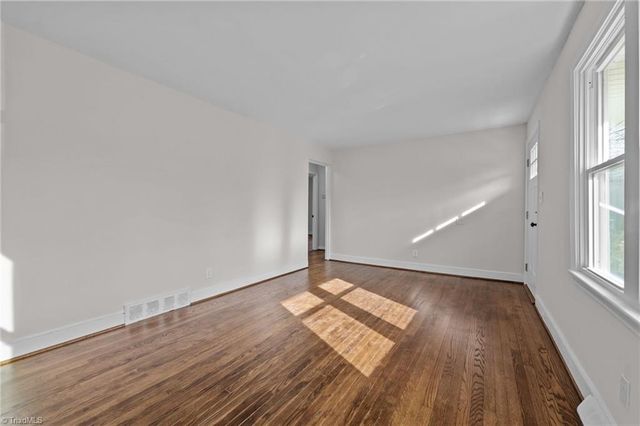 2304 Ford Place, Greensboro, NC 27406