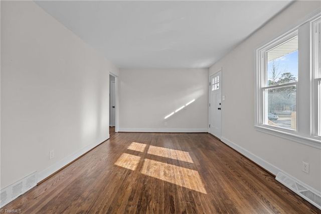 2304 Ford Place, Greensboro, NC 27406