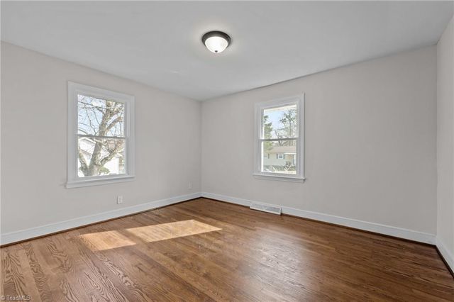 2304 Ford Place, Greensboro, NC 27406