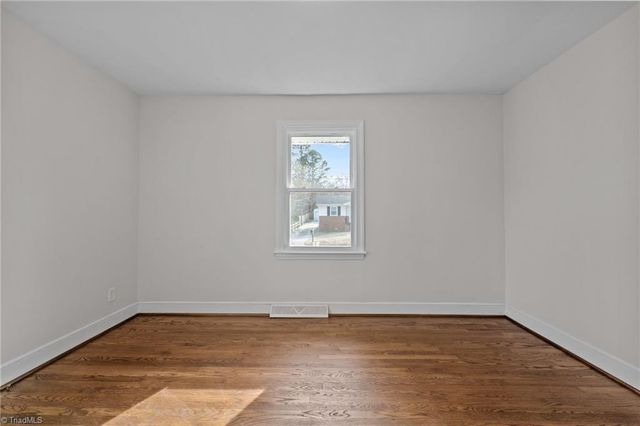 2304 Ford Place, Greensboro, NC 27406