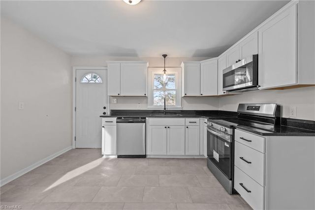 2304 Ford Place, Greensboro, NC 27406