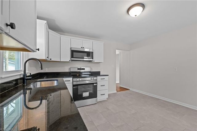 2304 Ford Place, Greensboro, NC 27406