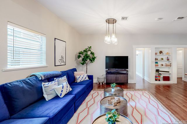 619 CEDAR ST, San Antonio, TX 78210