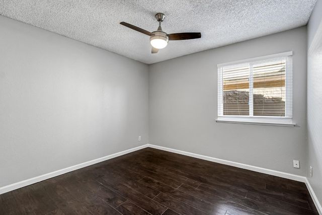 5306 N Carlsbad Avenue, Fresno, CA 93722