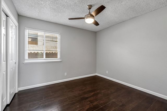 5306 N Carlsbad Avenue, Fresno, CA 93722