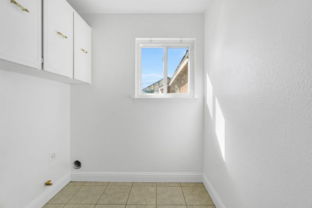 5306 N Carlsbad Avenue, Fresno, CA 93722