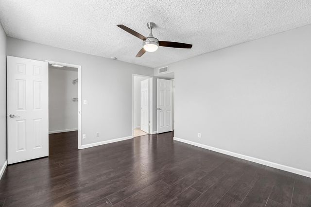 5306 N Carlsbad Avenue, Fresno, CA 93722