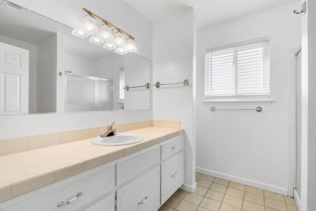 5306 N Carlsbad Avenue, Fresno, CA 93722