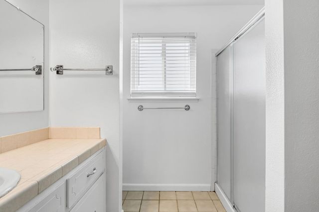 5306 N Carlsbad Avenue, Fresno, CA 93722