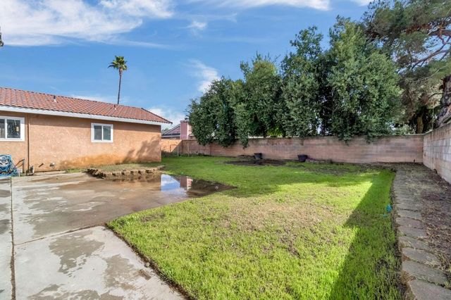 5306 N Carlsbad Avenue, Fresno, CA 93722