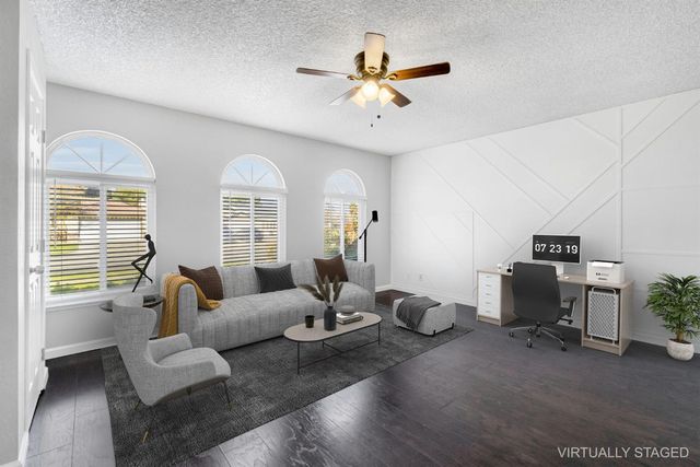 5306 N Carlsbad Avenue, Fresno, CA 93722