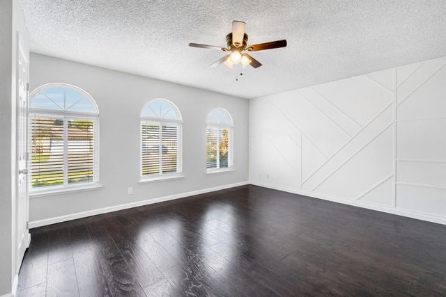 5306 N Carlsbad Avenue, Fresno, CA 93722