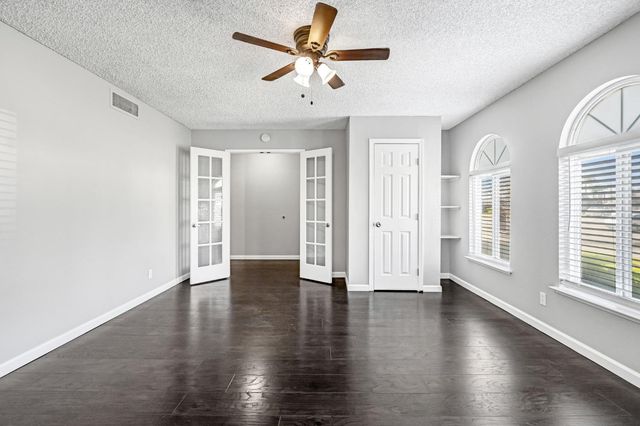 5306 N Carlsbad Avenue, Fresno, CA 93722