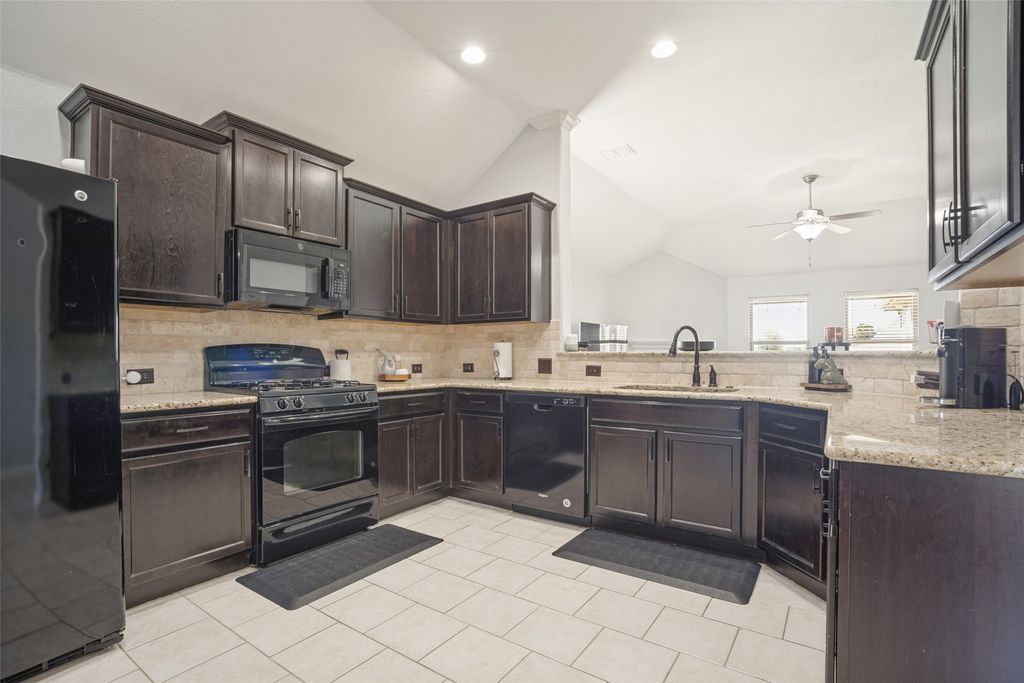 14317 Mariposa Lily Lane, Fort Worth, TX 76052 — photo 4