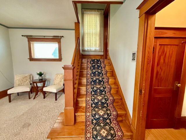 100 E Welsh Street, Williamsburg, IA 52361