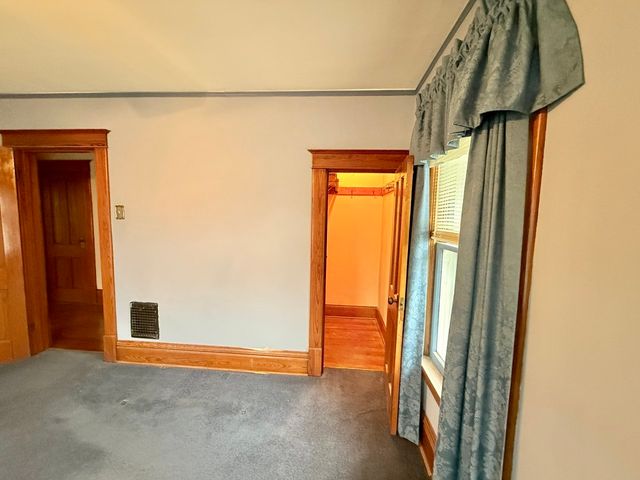 100 E Welsh Street, Williamsburg, IA 52361