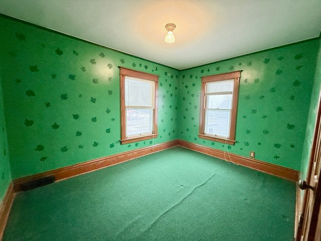 100 E Welsh Street, Williamsburg, IA 52361