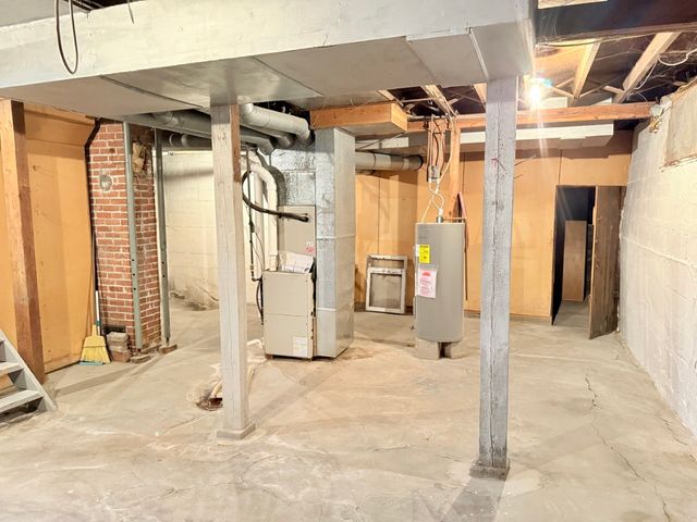 100 E Welsh Street, Williamsburg, IA 52361